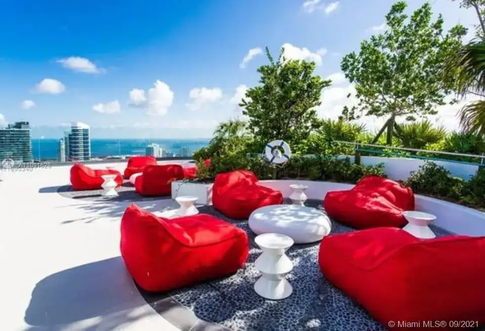 55 SW 9th St # 2709, Miami FL 33130 photo 2