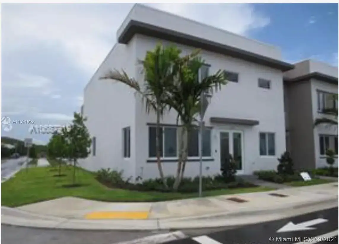 6681 NW 104th Ave, Doral FL 33178 photo 2