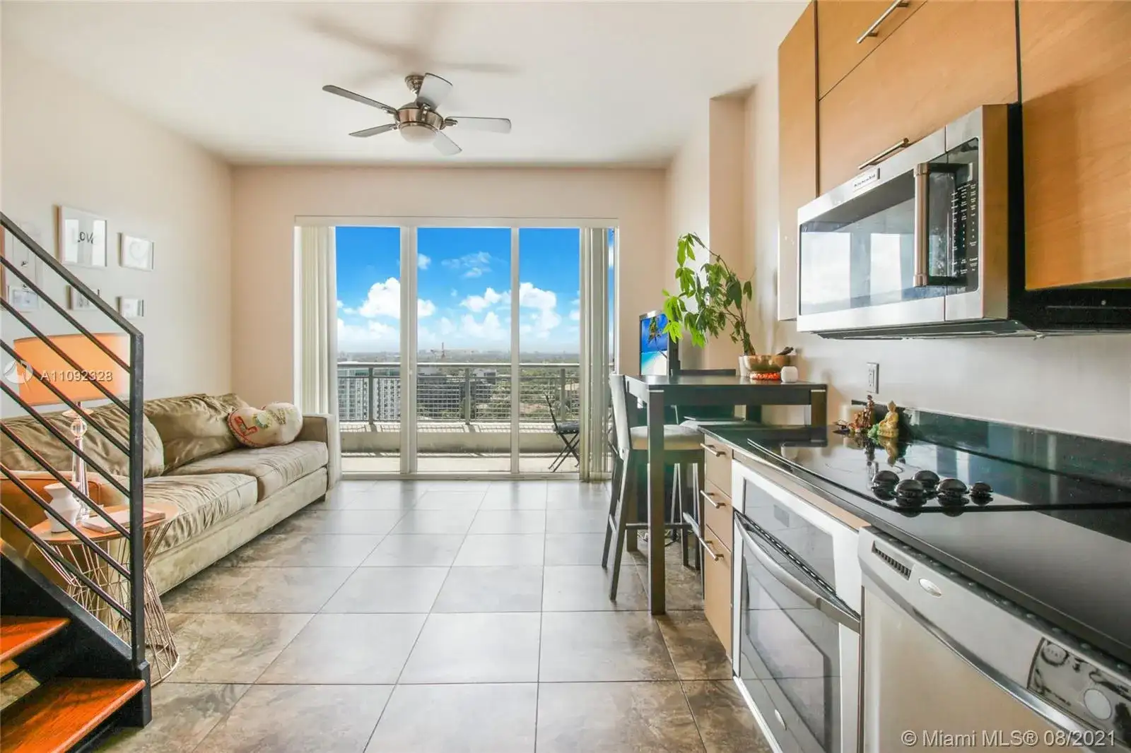 60 SW 13th St # 1405, Miami FL 33130 photo 2