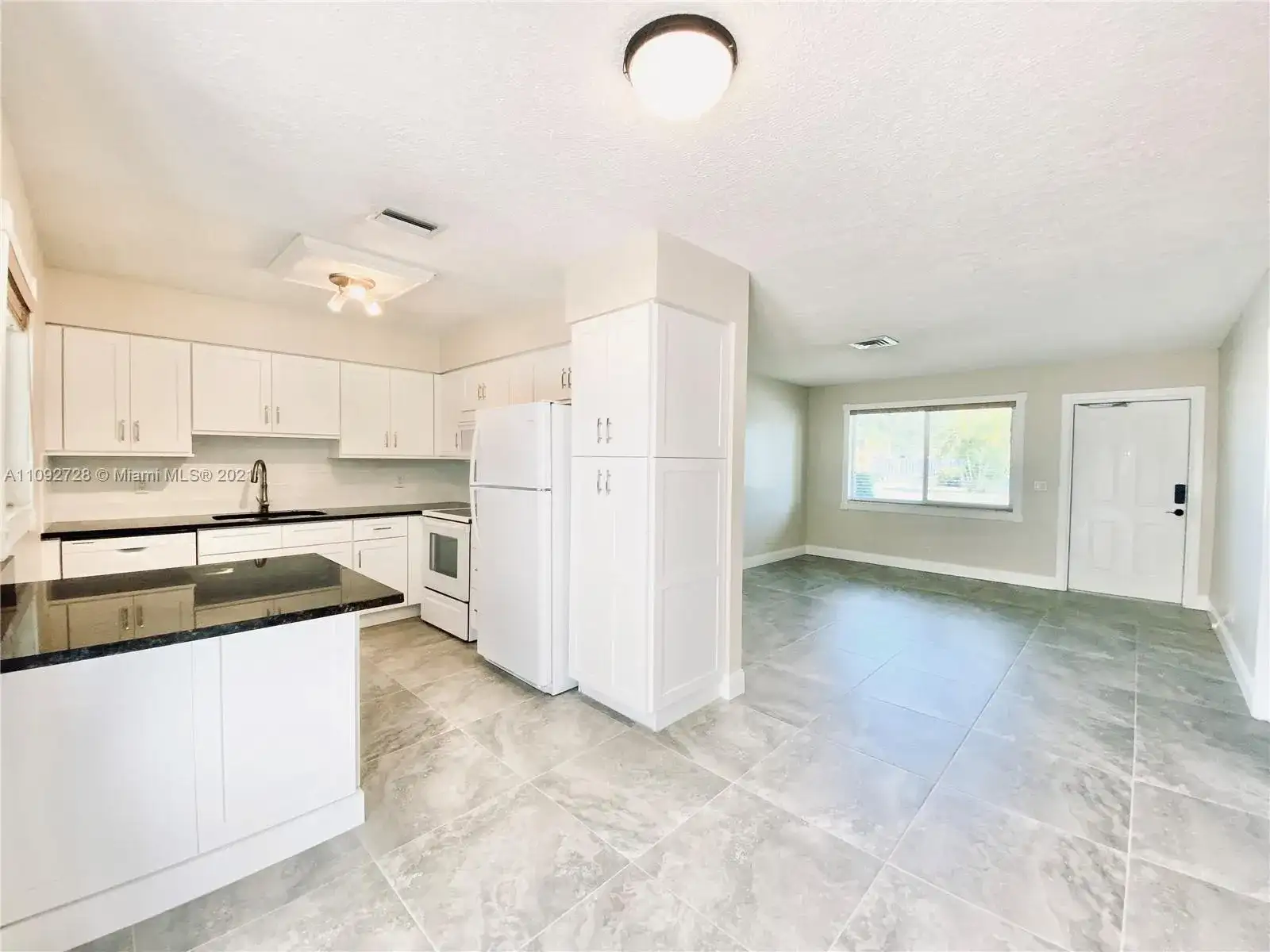 19122 SE Barus Dr, Tequesta FL 33469 photo 4