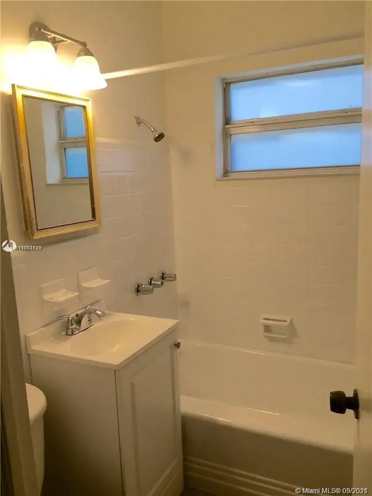 1825 NE 26th Ave, Fort Lauderdale FL 33305 photo 4