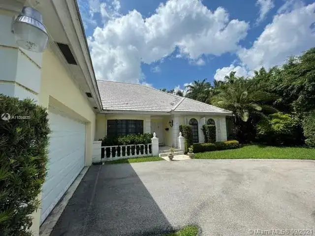 164 Camden Dr, Bal Harbour FL 33154 photo 3