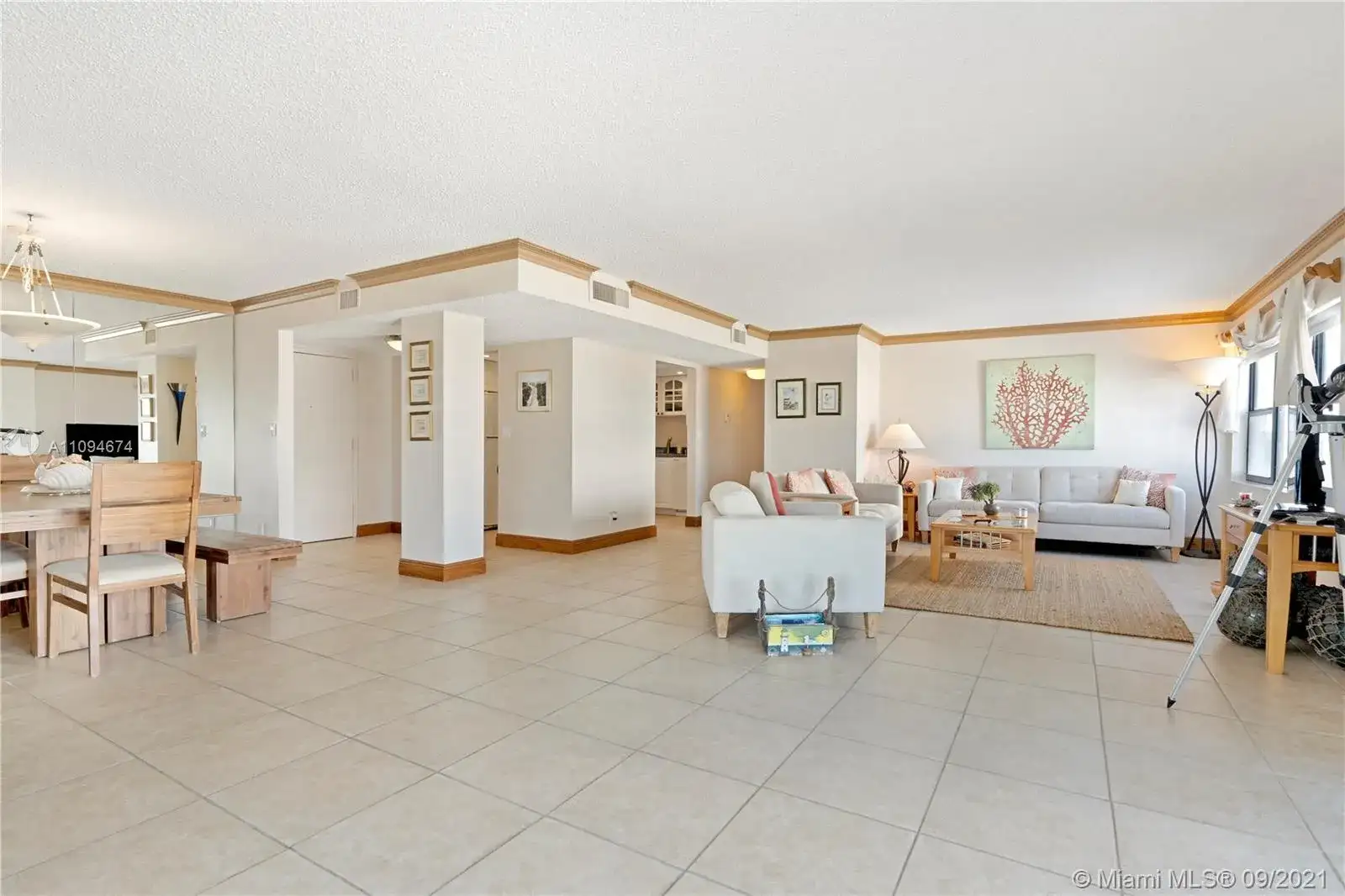 5415 Collins Ave # 407, Miami Beach FL 33140 photo 2