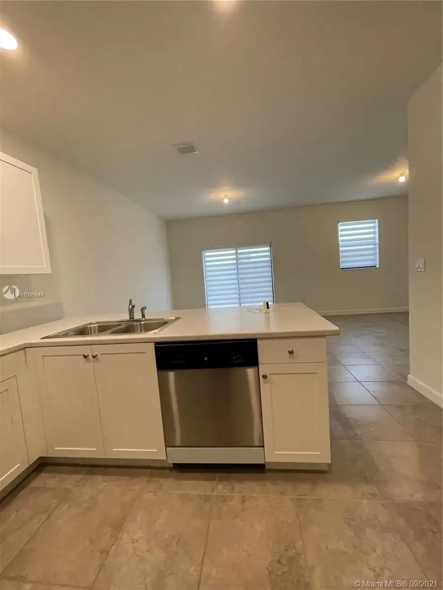 144 SE 34th Ave, Homestead FL 33033 photo 3