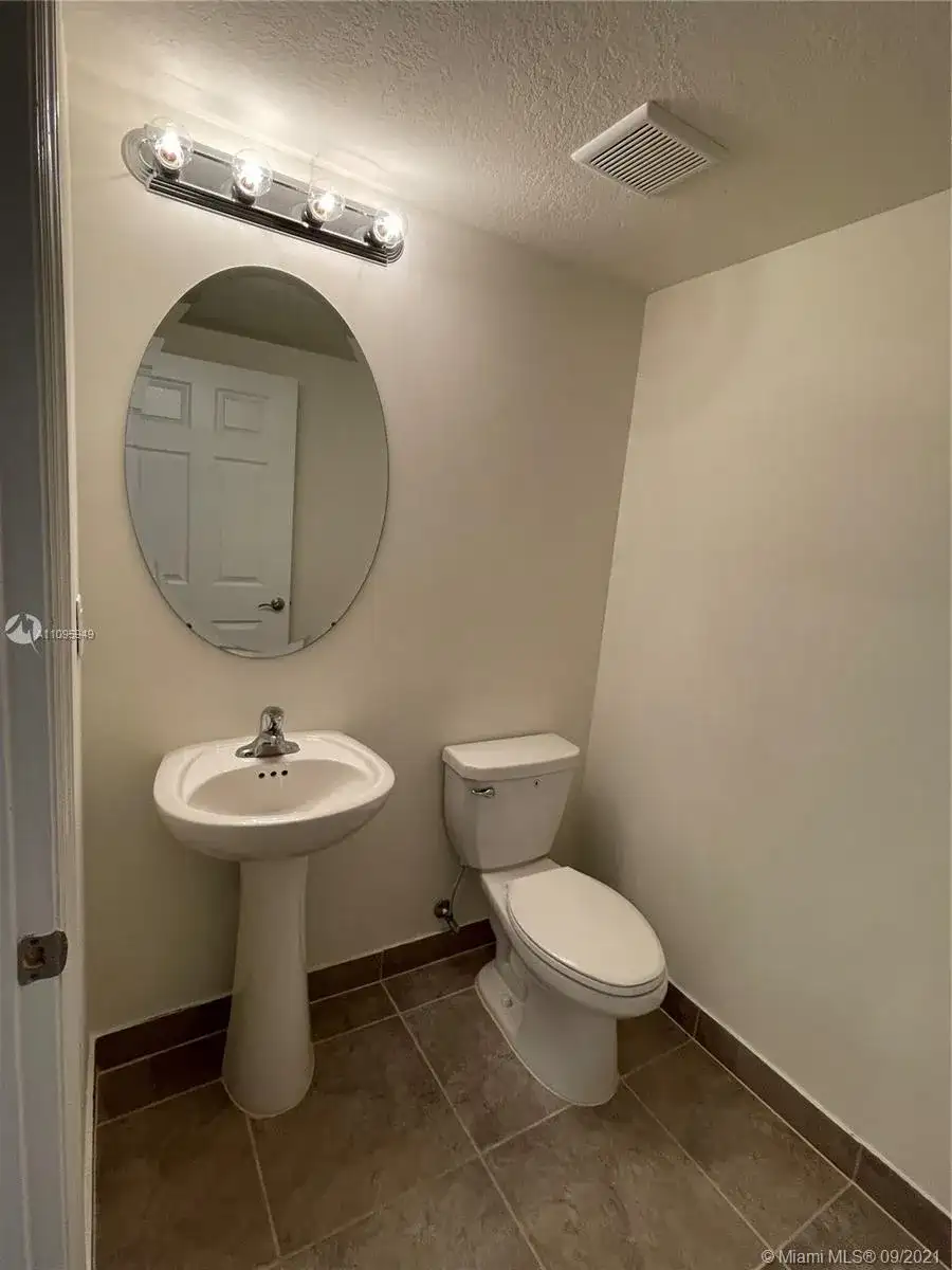 144 SE 34th Ave, Homestead FL 33033 photo 5