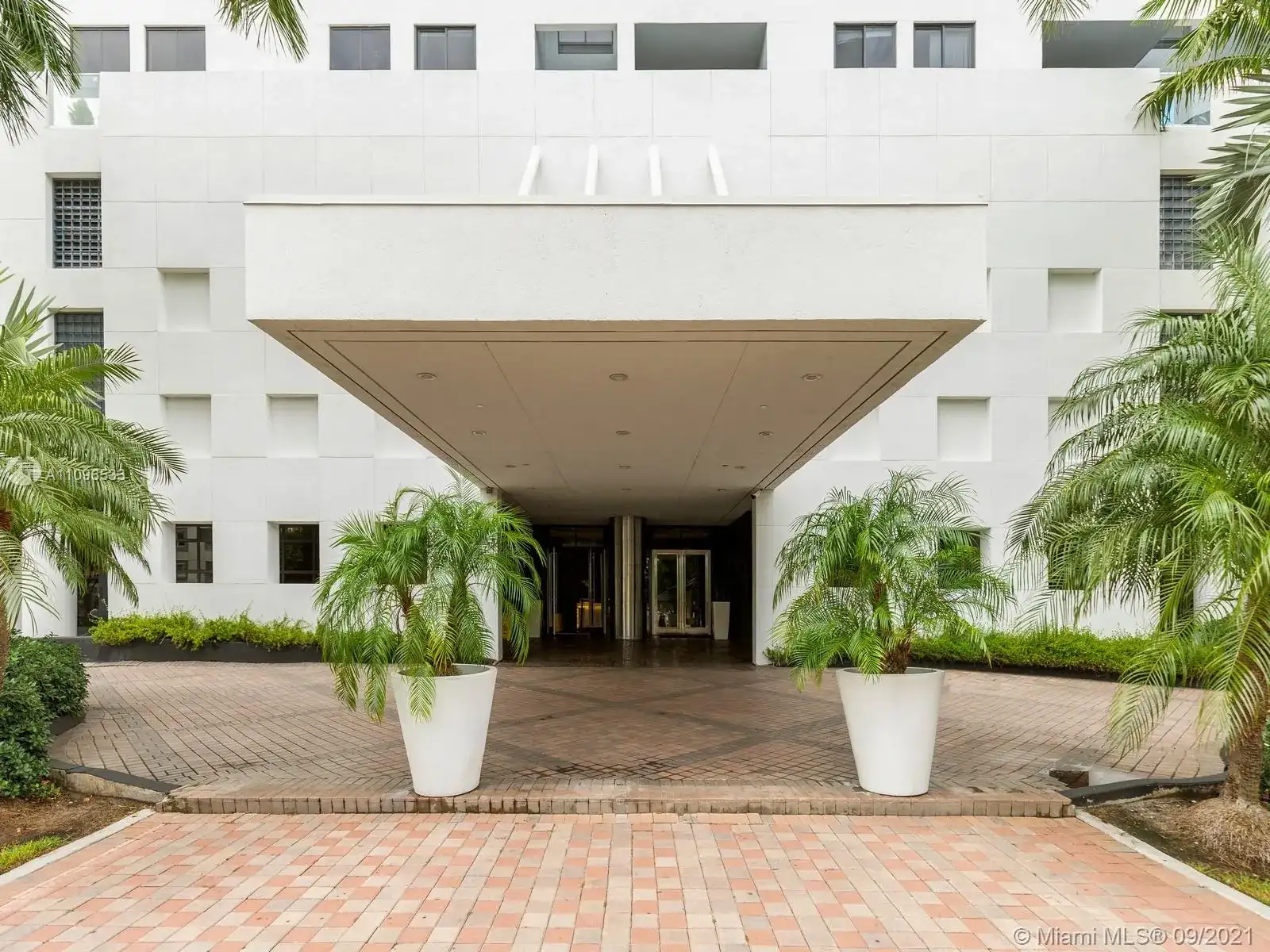 1330 West Ave # 1612, Miami Beach FL 33139 photo 2