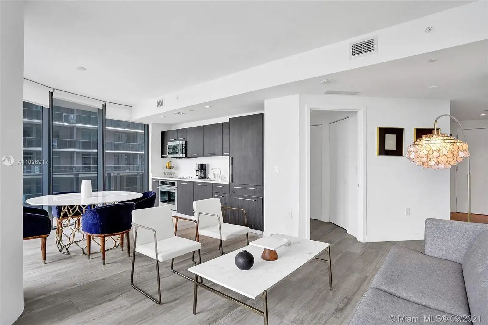 55 SW 9th St # 1901, Miami FL 33130 photo 3