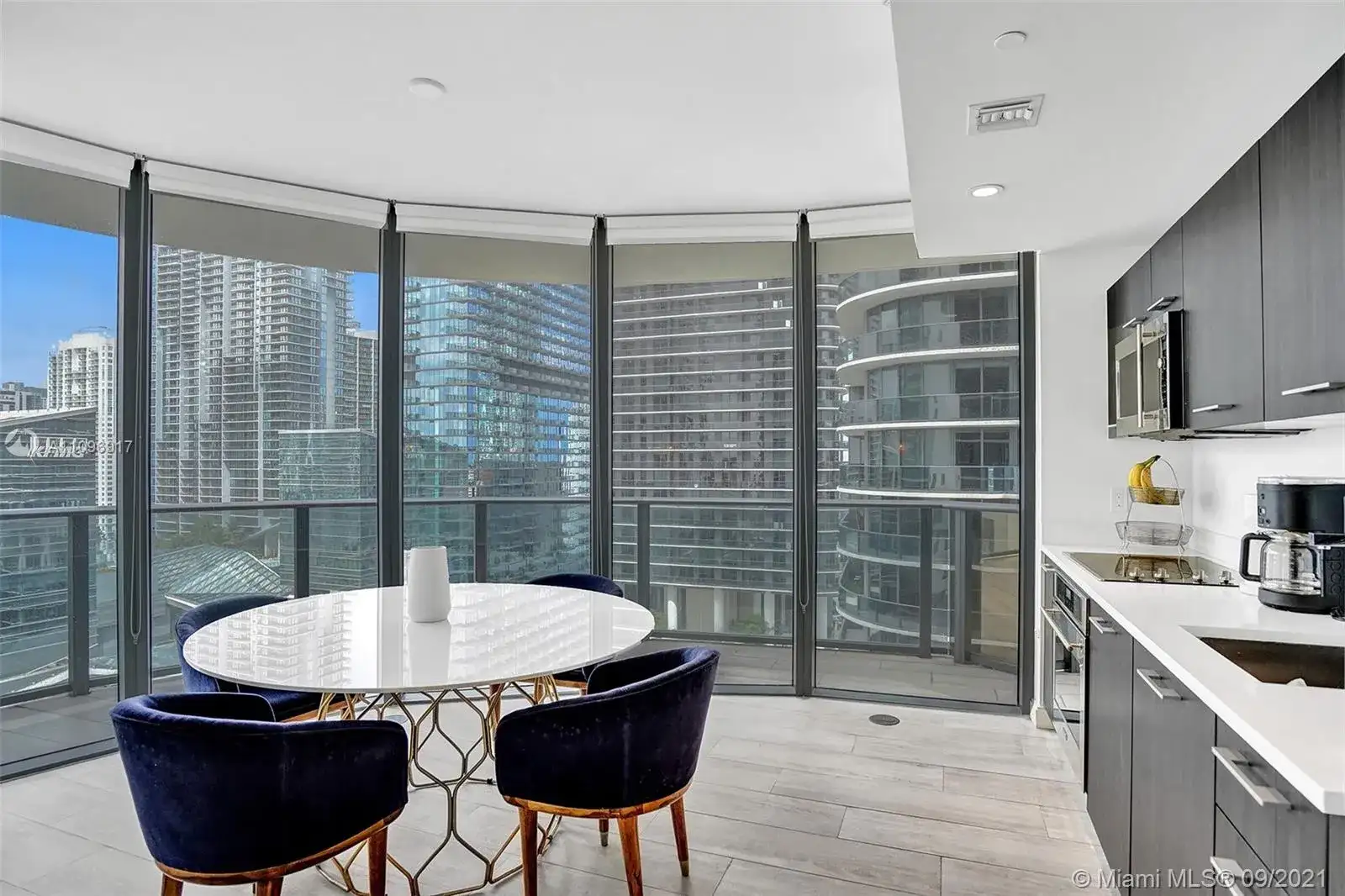 55 SW 9th St # 1901, Miami FL 33130 photo 5