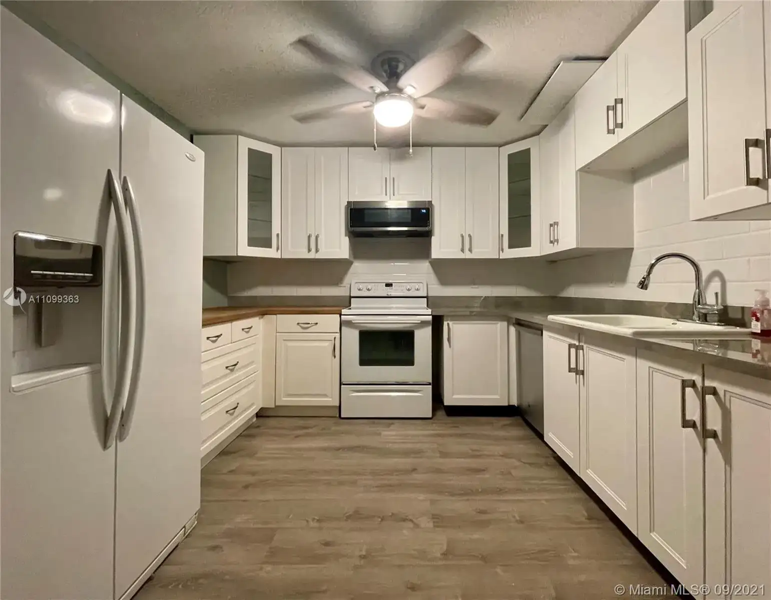 22308 SW 103rd Ave, Cutler Bay FL 33190 photo 2