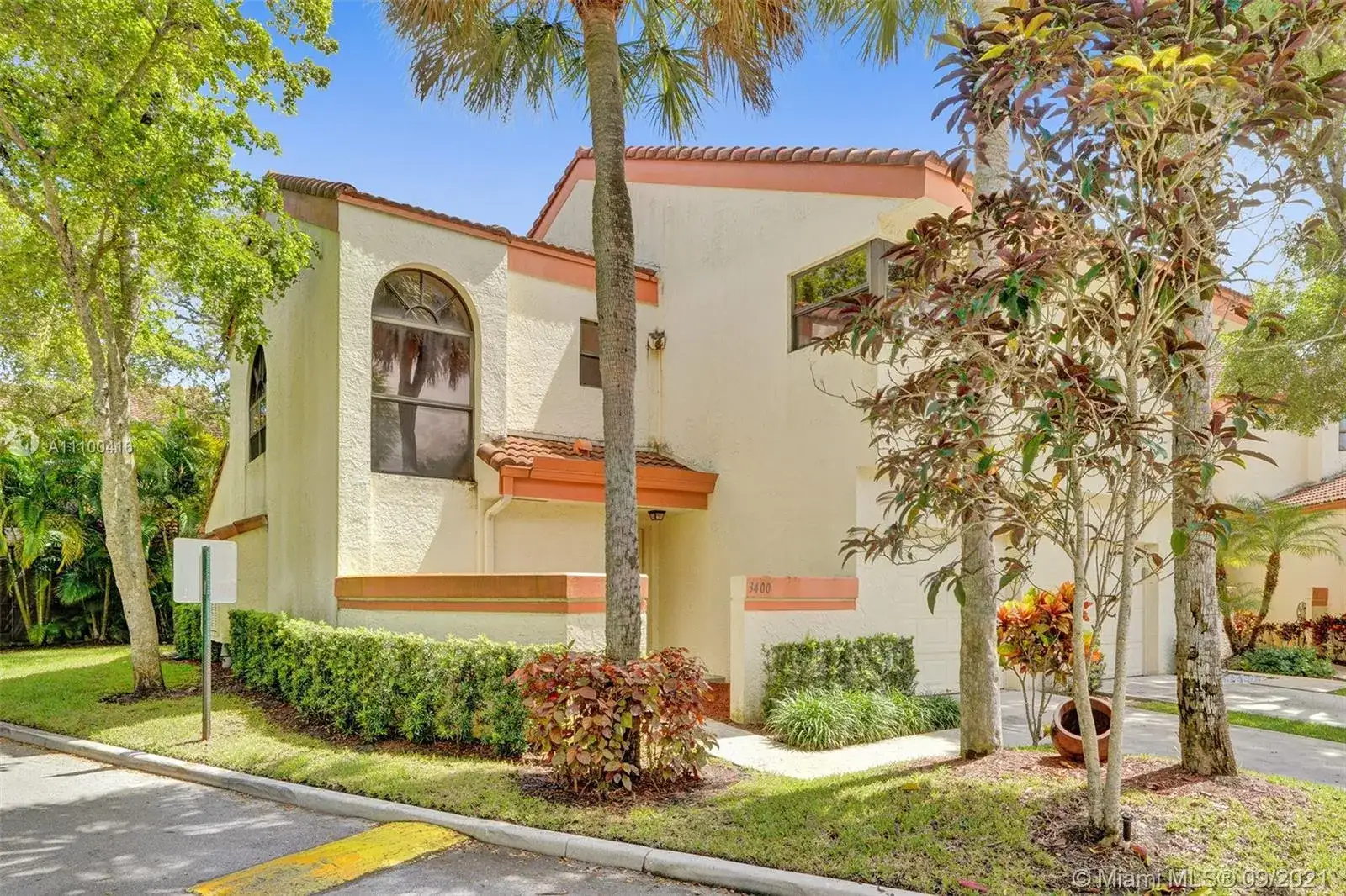 3400 Emerald Oaks Dr # 801, Hollywood FL 33021 photo 2