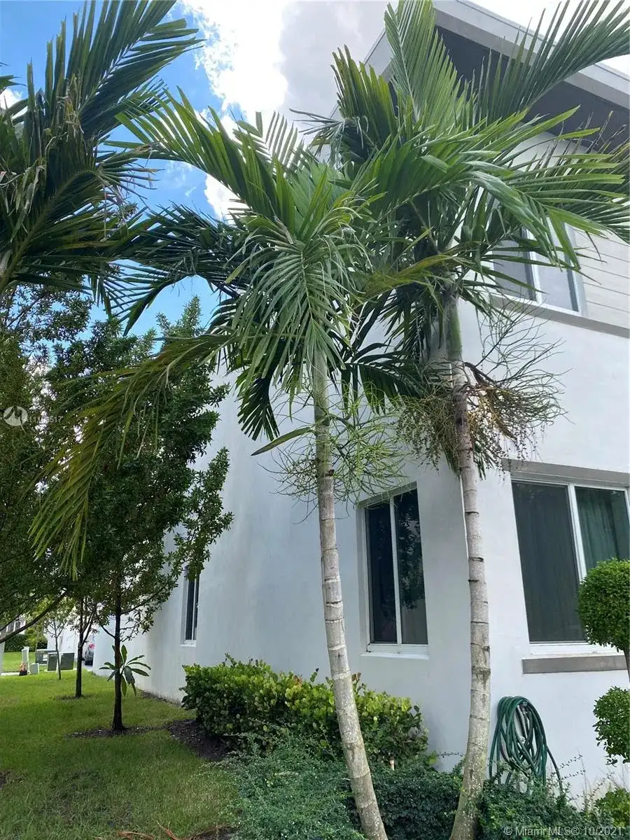 10440 NW 67th St, Doral FL 33178 photo 3