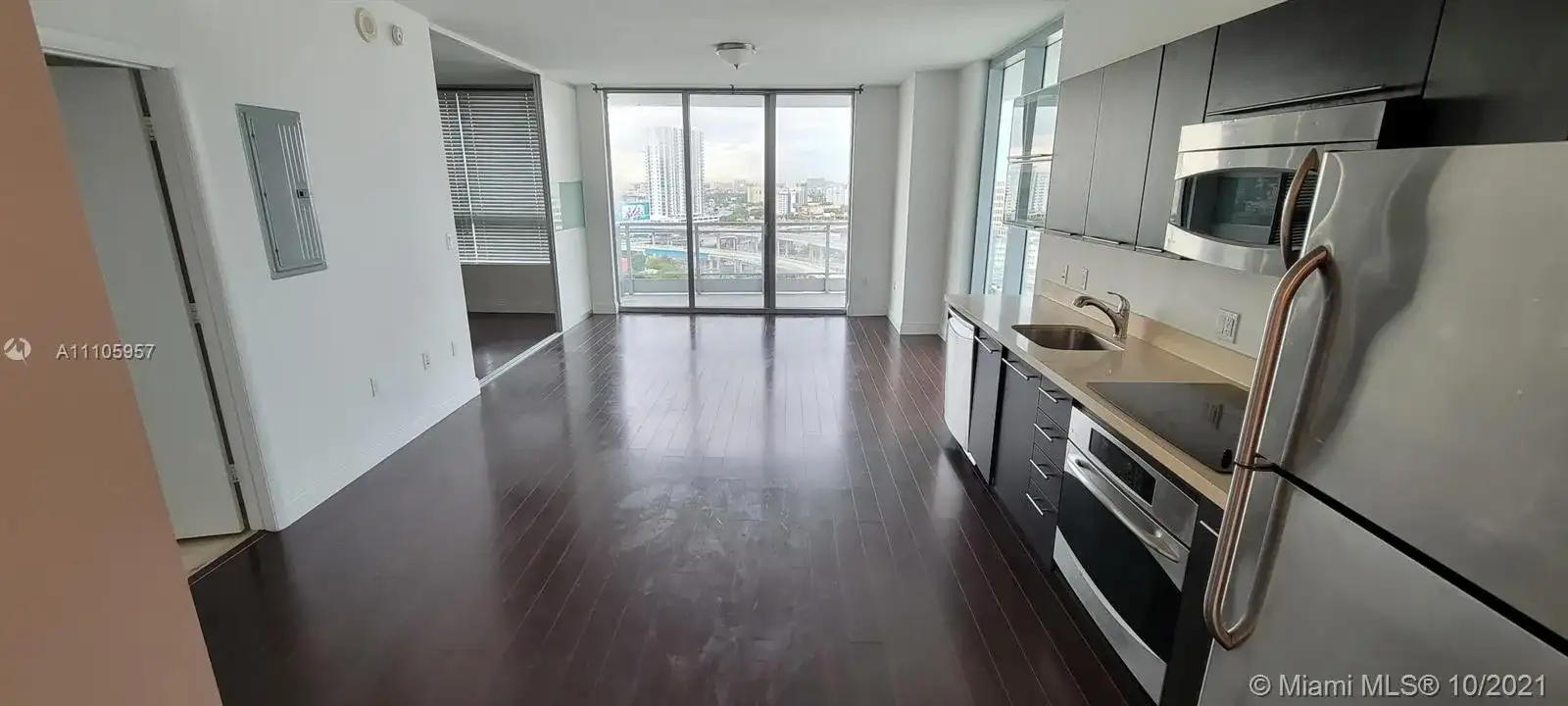 90 SW 3rd St # 1805, Miami FL 33130 photo 2