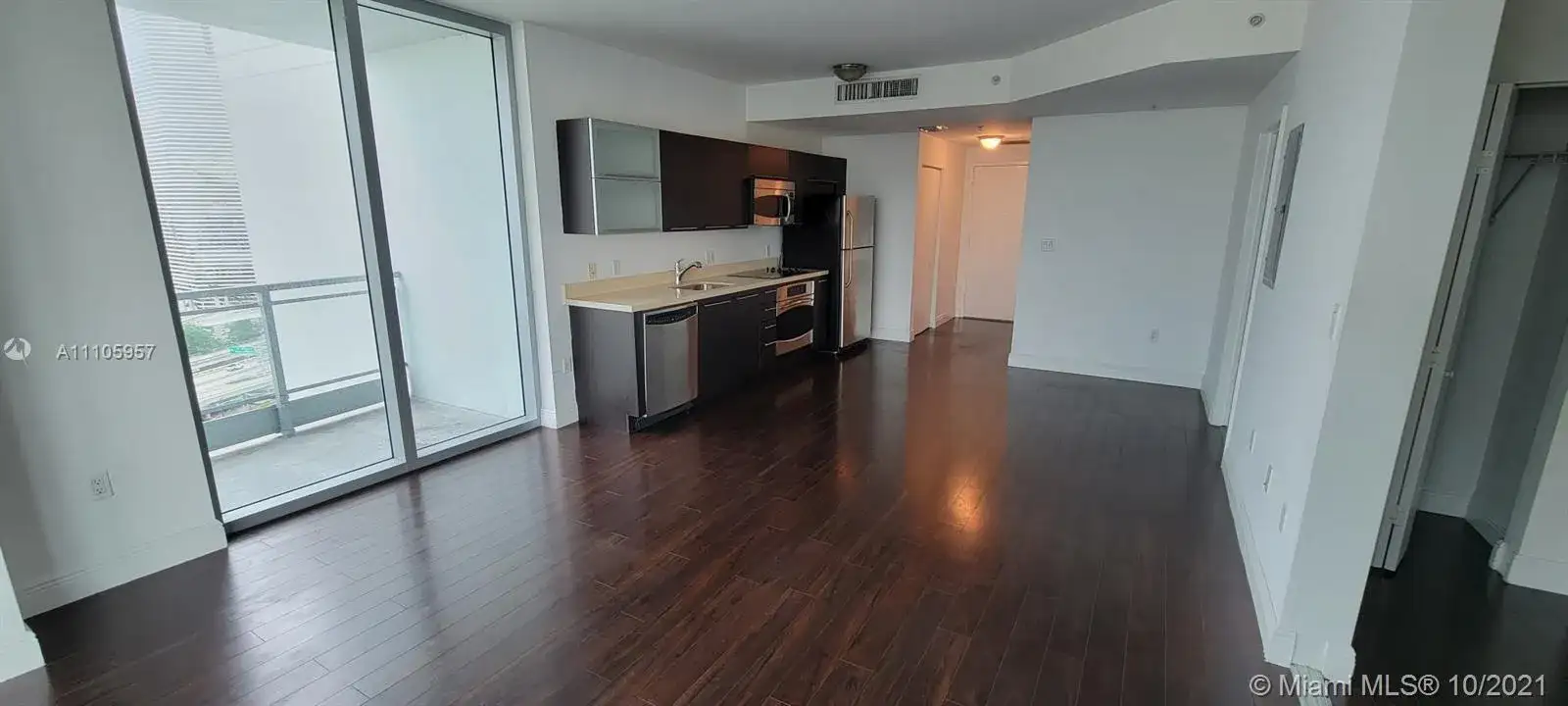 90 SW 3rd St # 1805, Miami FL 33130 photo 4