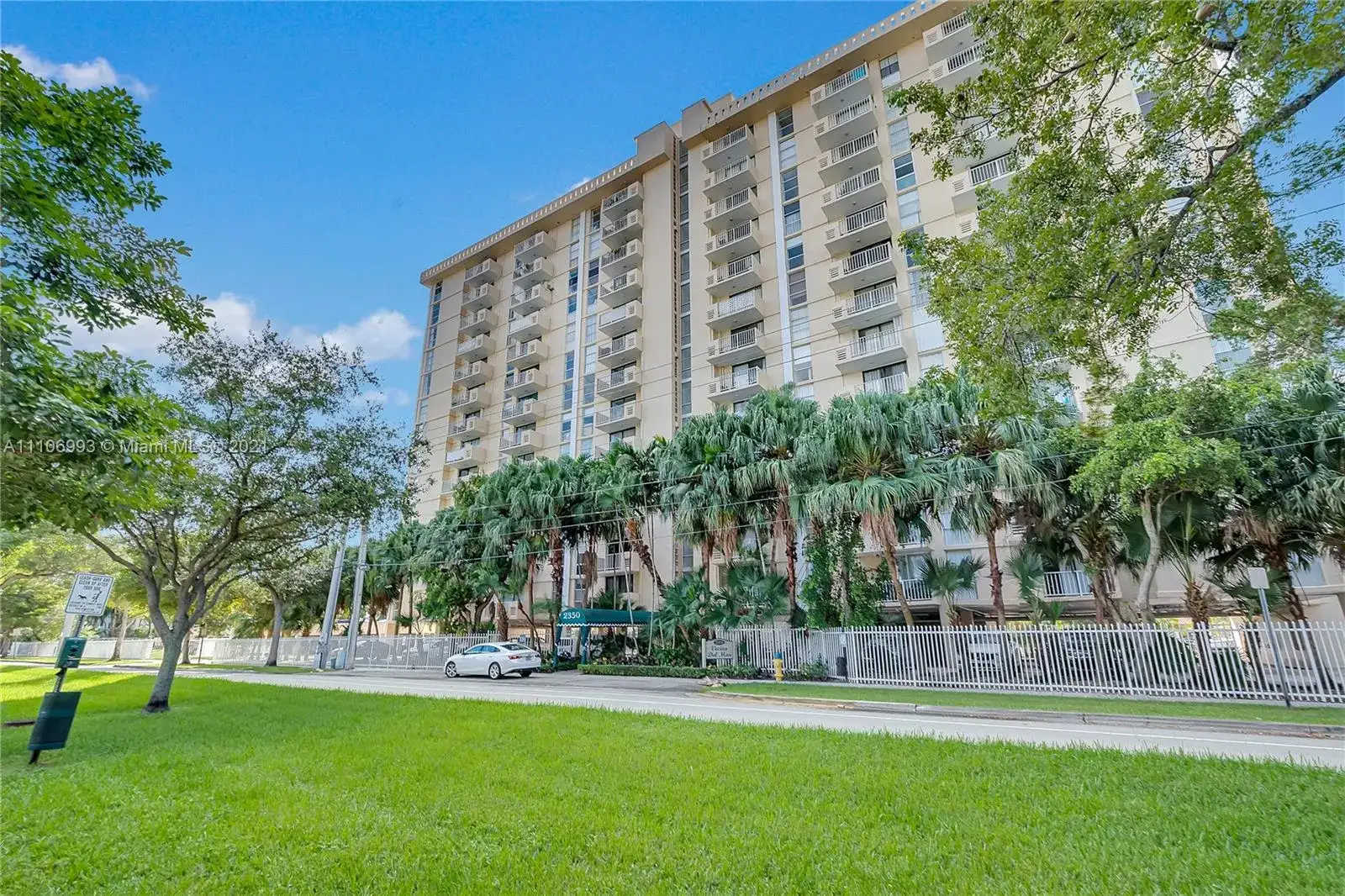 2350 NE 135th St # 1209, North Miami FL 33181 photo 4