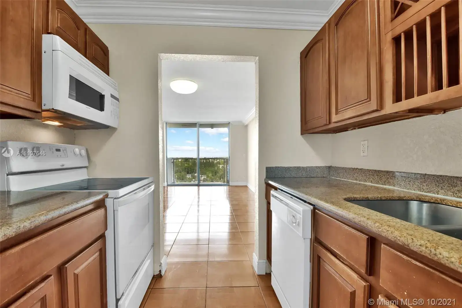 2000 NE 135th St # 1003, North Miami FL 33181 photo 3