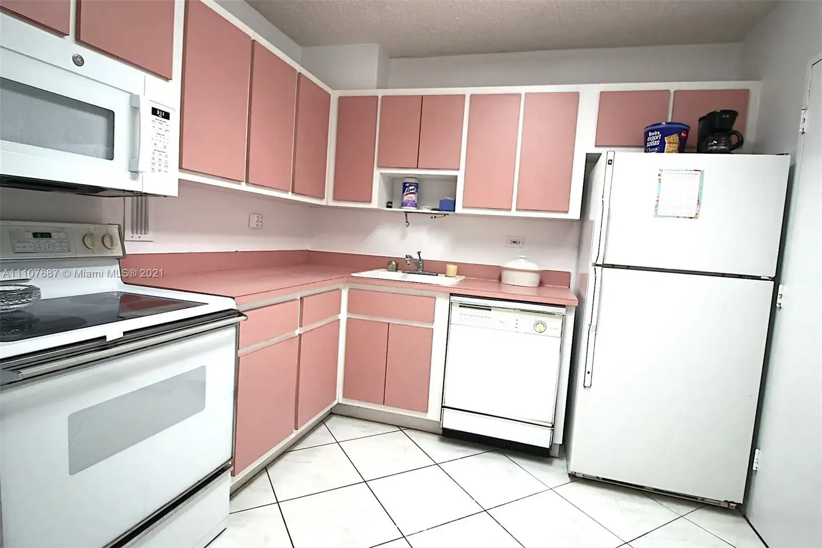 5555 Collins Ave # 8Z, Miami Beach FL 33140 photo 4