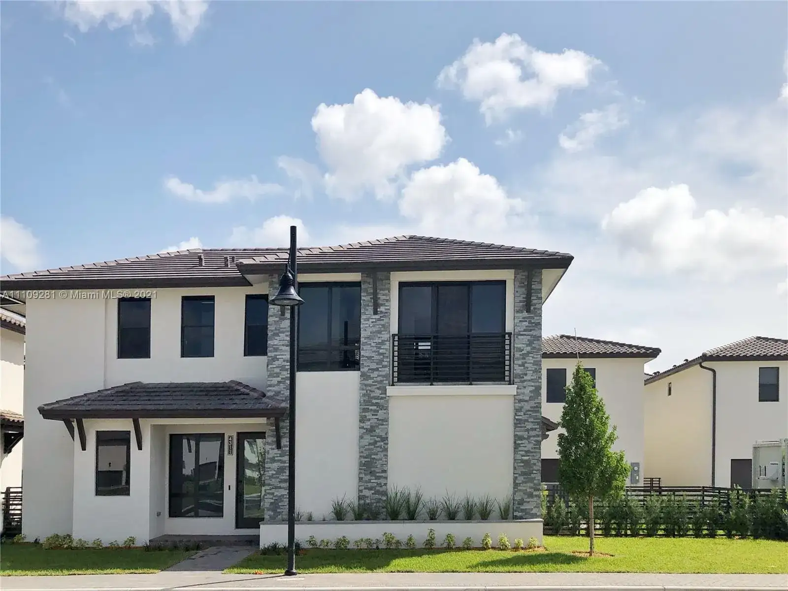 4311 NW 82nd Ave, Doral FL 33166 photo 2