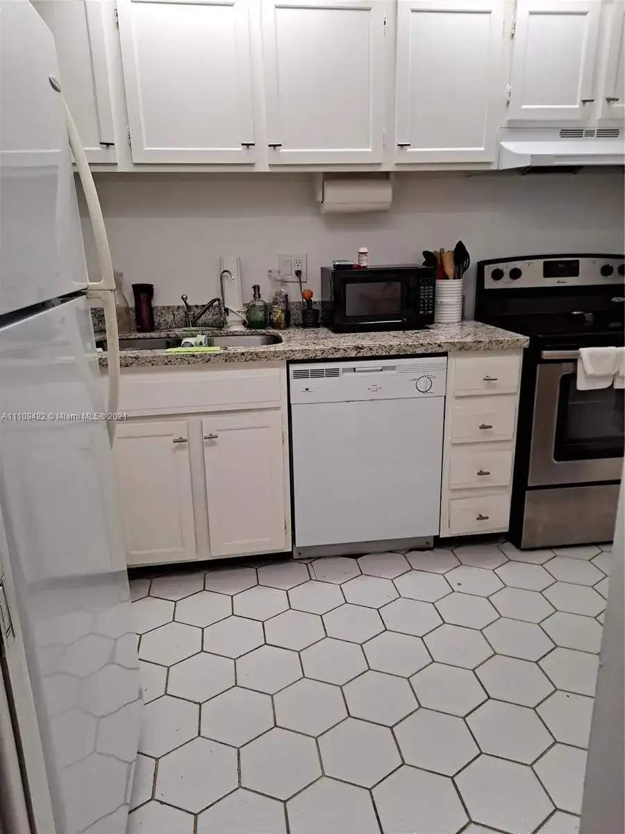 3720 Inverrary Dr # 3C, Lauderhill FL 33319 photo 3