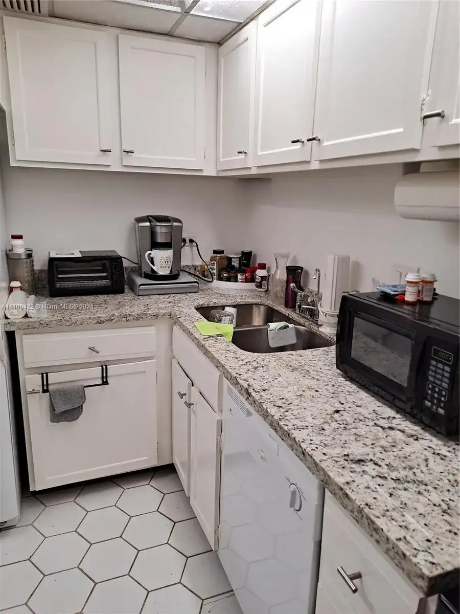 3720 Inverrary Dr # 3C, Lauderhill FL 33319 photo 4