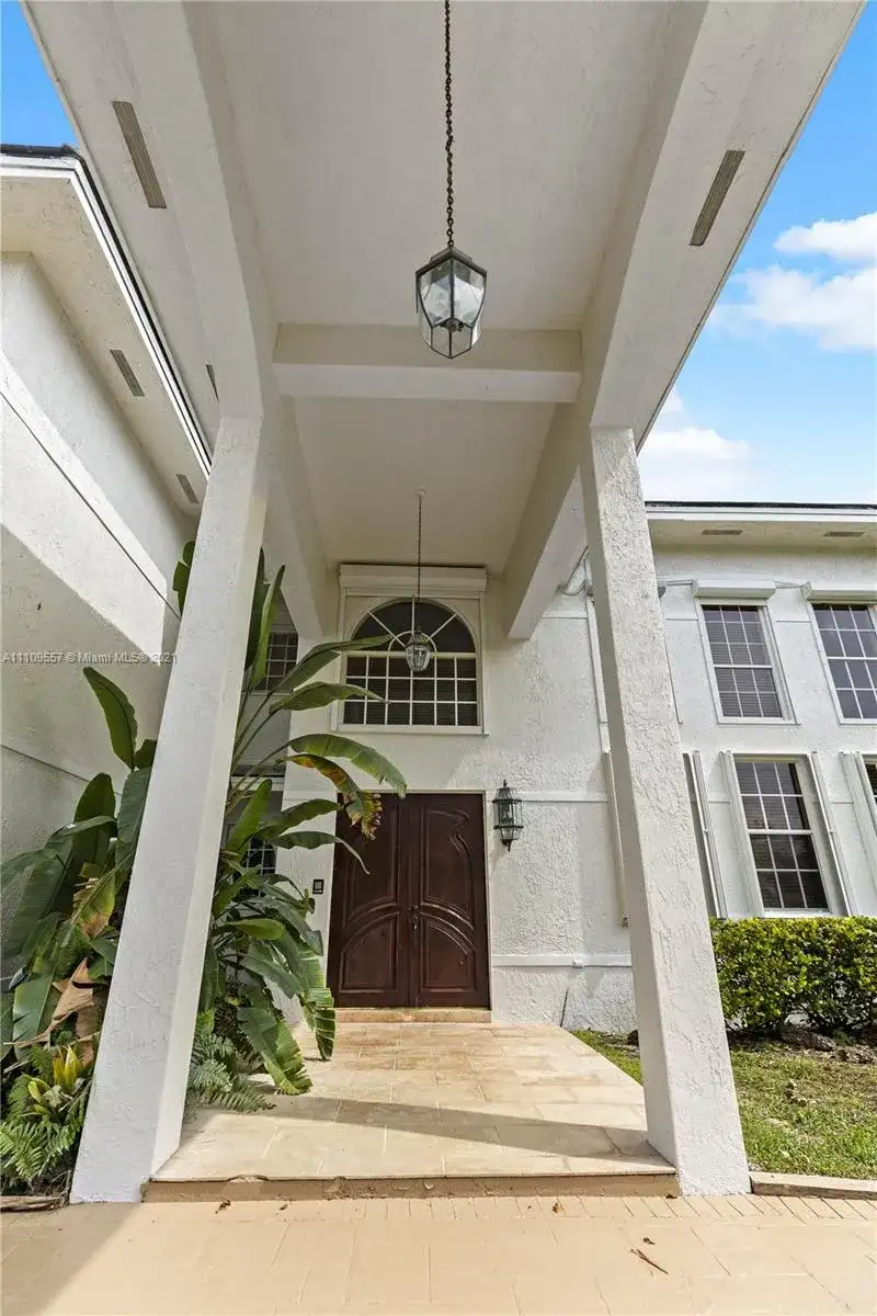 17521 SW 73rd Ct, Palmetto Bay FL 33157 photo 2