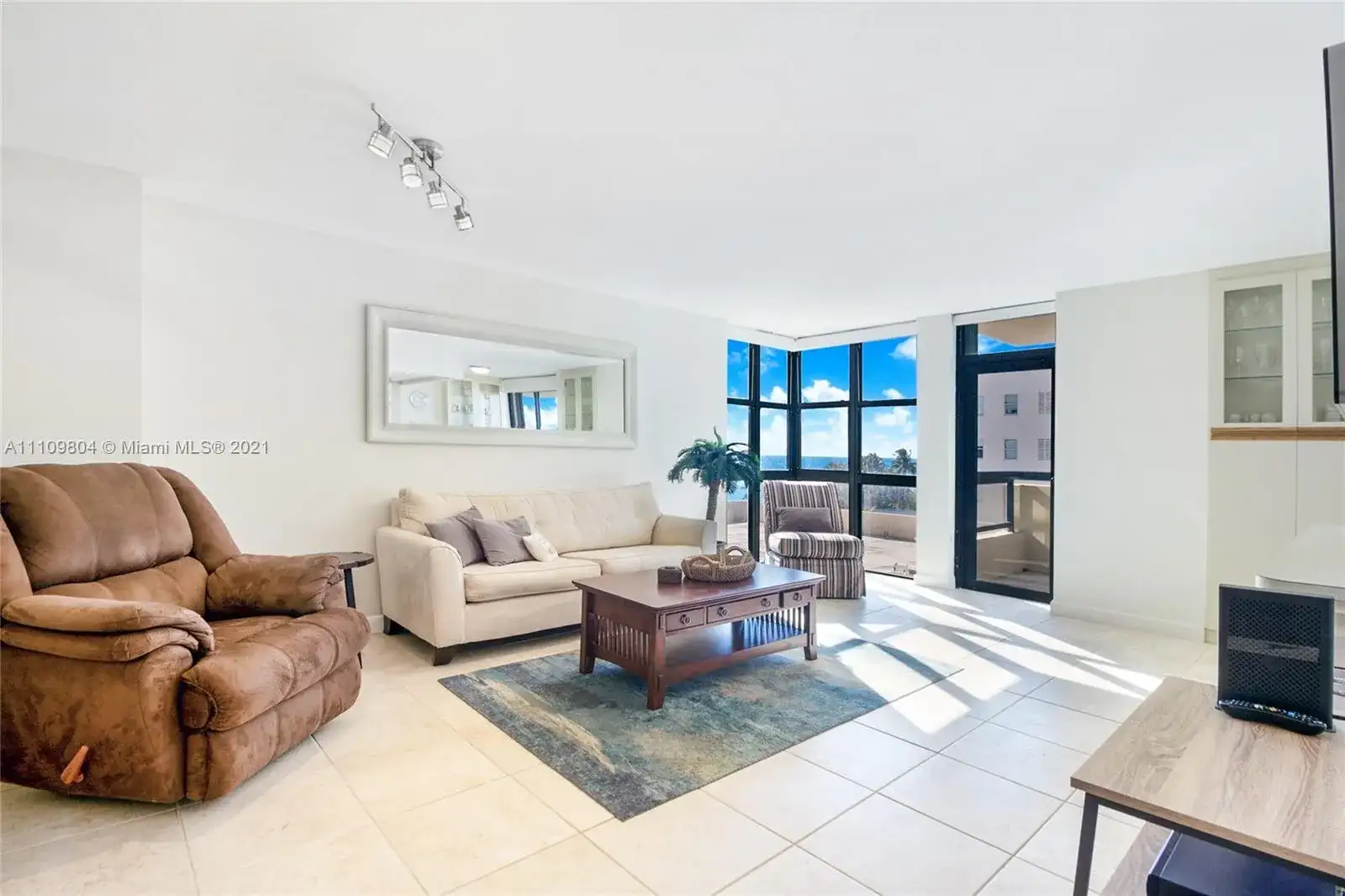 2555 Collins Ave # 714, Miami Beach FL 33140 photo 5