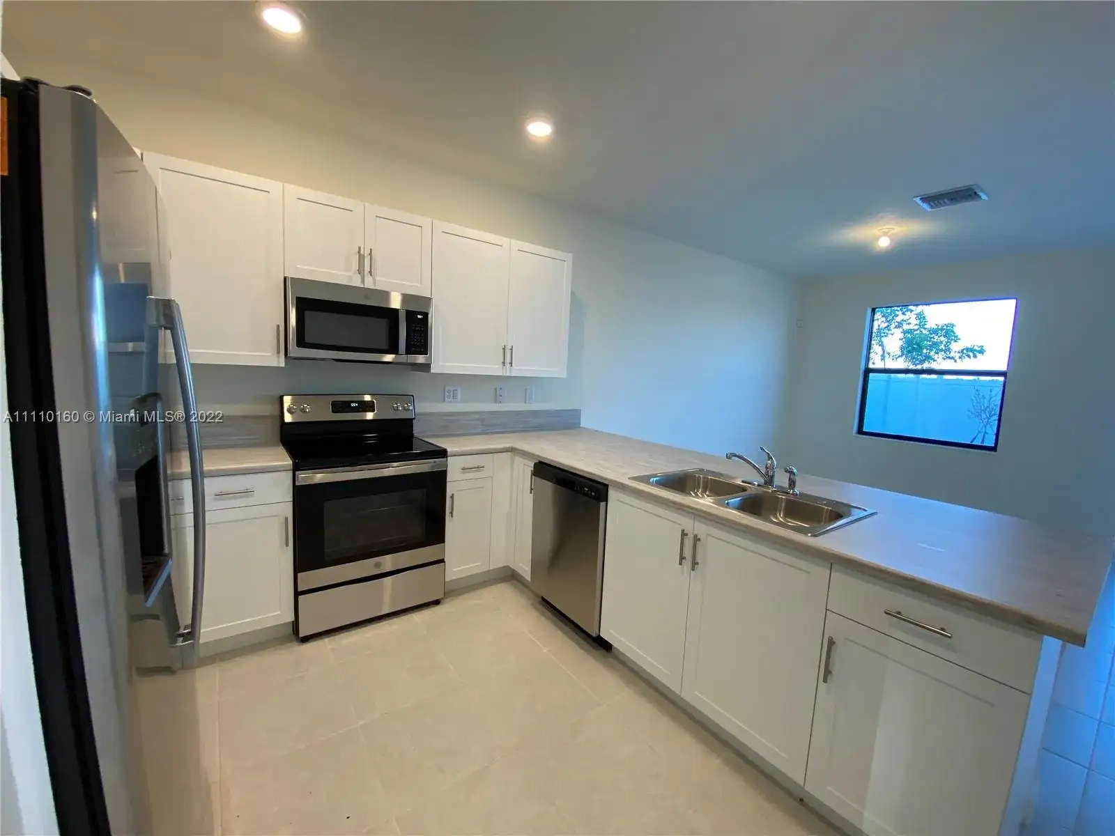 11119 W 34th Way, Hialeah FL 33018 photo 3