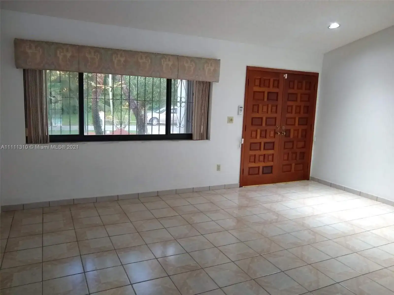 8910 SW 159th Ter, Palmetto Bay FL 33157 photo 4