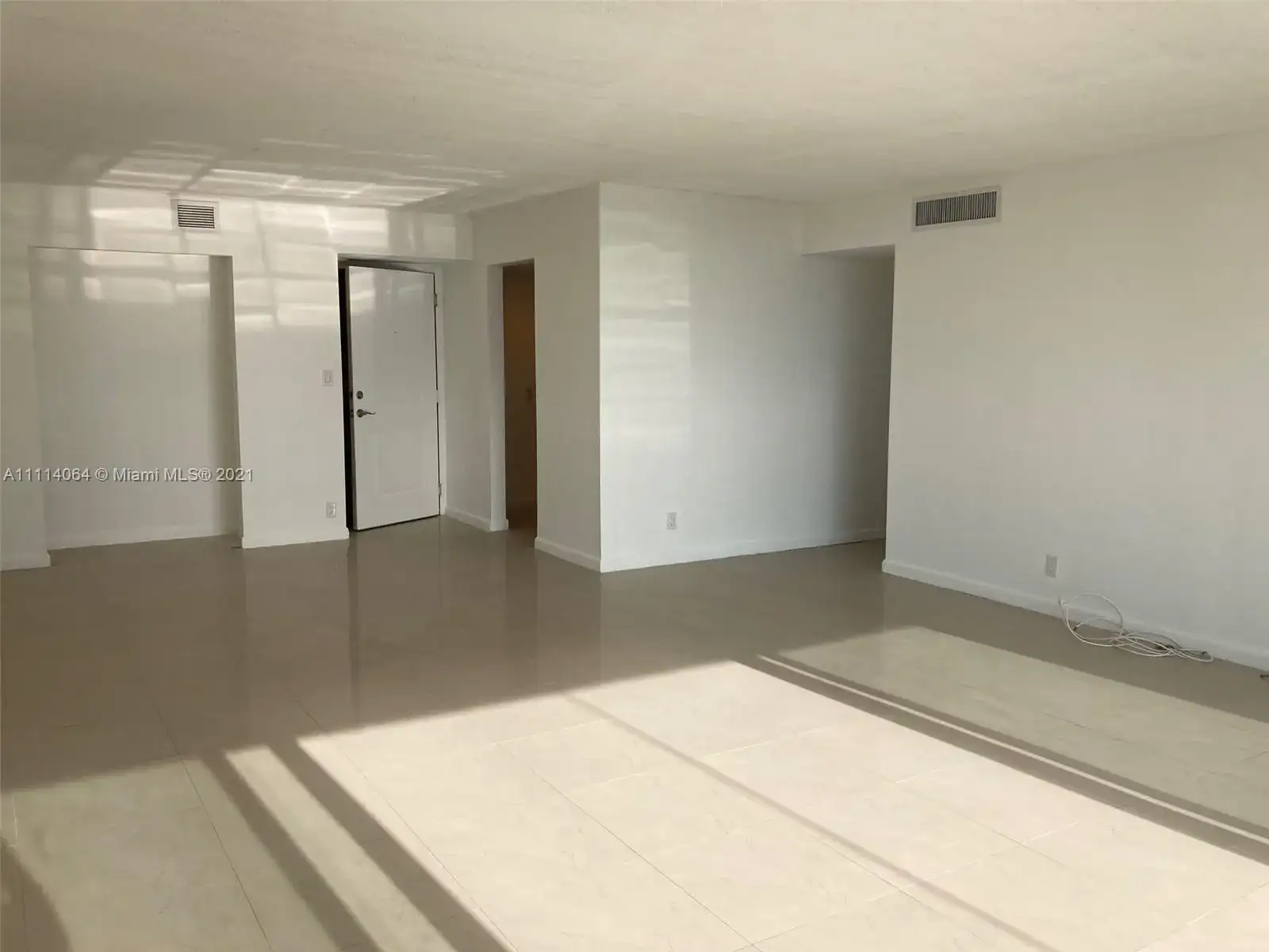 100 Bayview Dr # 406, Sunny Isles Beach FL 33160 photo 3