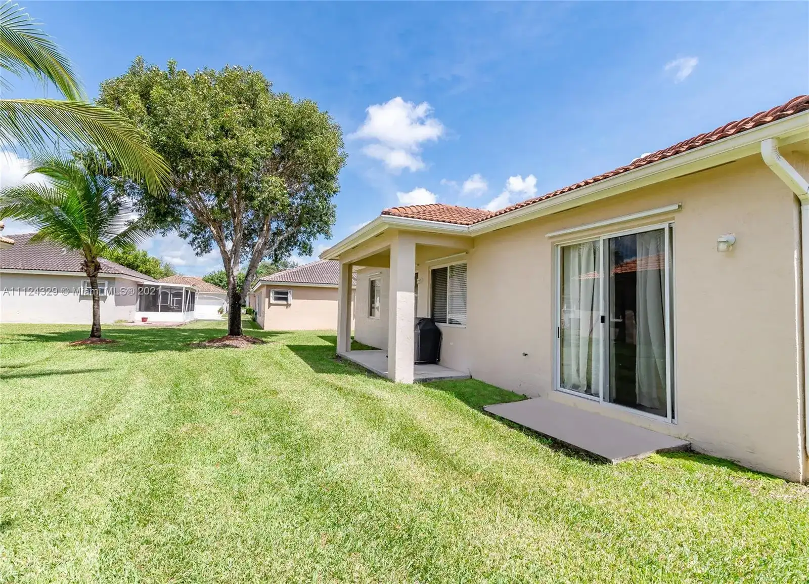 482 SE 23rd Dr, Homestead FL 33033 photo 5
