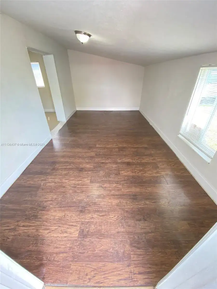 2720 NW 2nd St, Pompano Beach FL 33069 photo 3