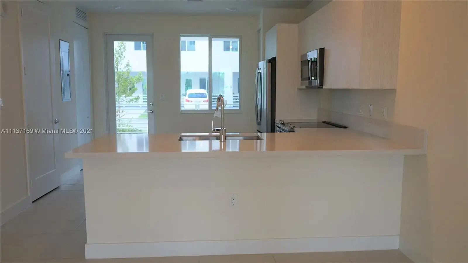 10222 NW 64th way # 103, Doral FL 33178 photo 2