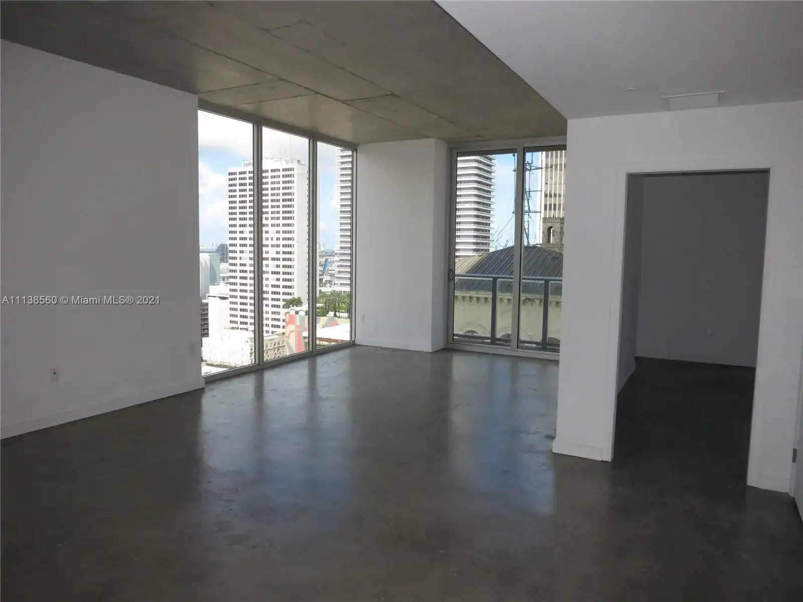 151 SE 1 St # 1902, Miami FL 33131 photo 2