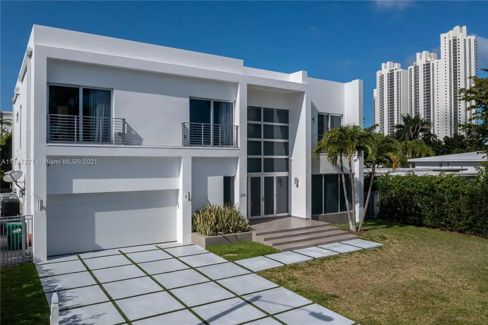 255 189th Ter, Sunny Isles Beach FL 33160 photo 4