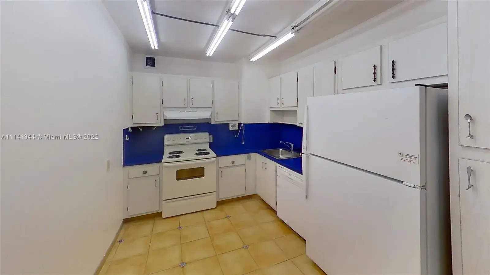 100 Bayview Dr # 229, Sunny Isles Beach FL 33160 photo 4