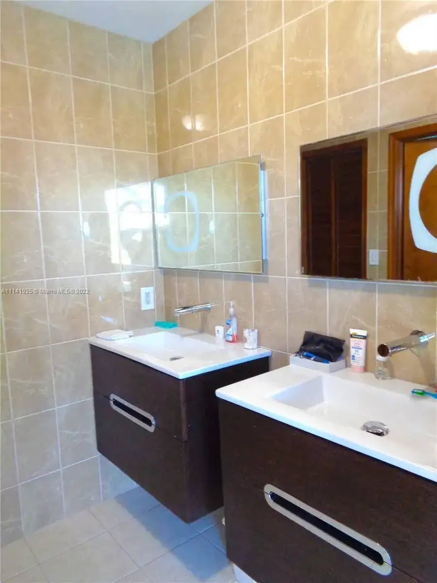 1060 NW 110th Ln, Coral Springs FL 33071 photo 4