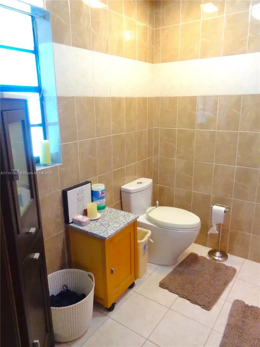 1060 NW 110th Ln, Coral Springs FL 33071 photo 5
