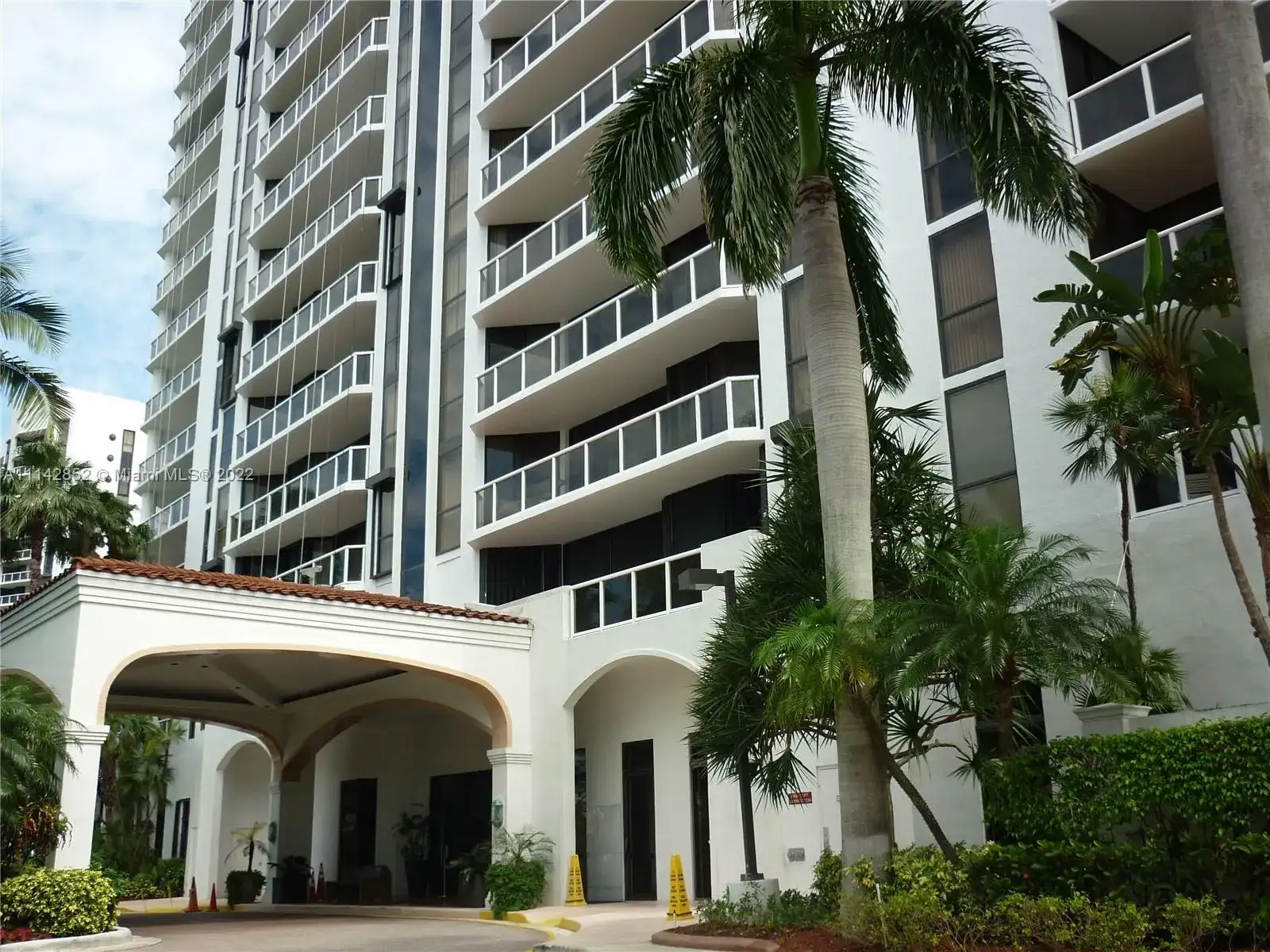 3598 Yacht Club Dr # 202, Aventura FL 33180 photo 2