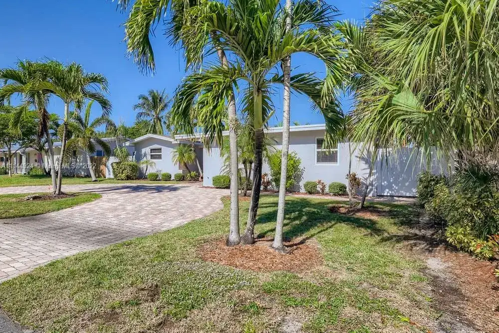 261 SE 8th St, Pompano Beach FL 33060 photo 3
