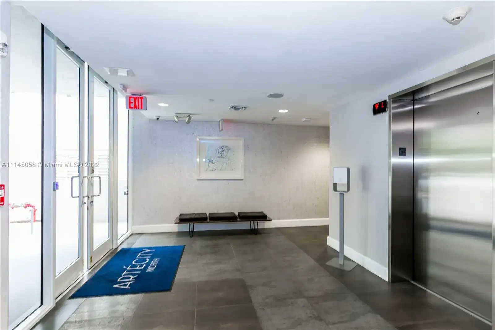 2155 Washington Ct # 206, Miami Beach FL 33139 photo 4