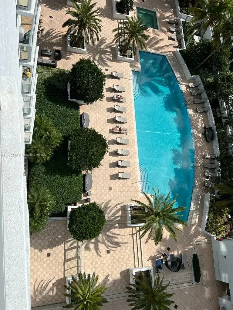 1050 Brickell Ave # 2112, Miami FL 33131 photo 4