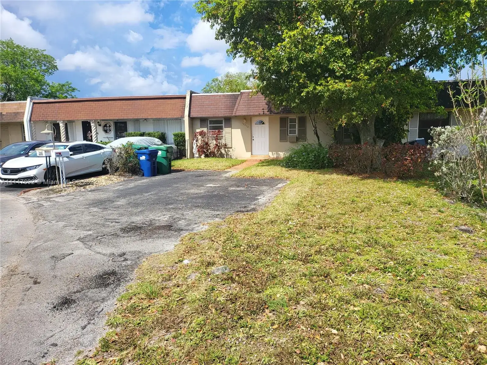 19374 NW 28th Ct, Miami Gardens FL 33056 photo 2