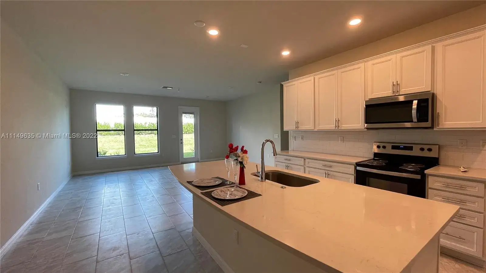 2131 N Appleton Cir N, Oakland Park FL 33309 photo 3