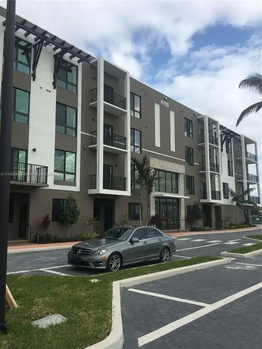 4700 NW 84th Ave # 15, Doral FL 33166 photo 2