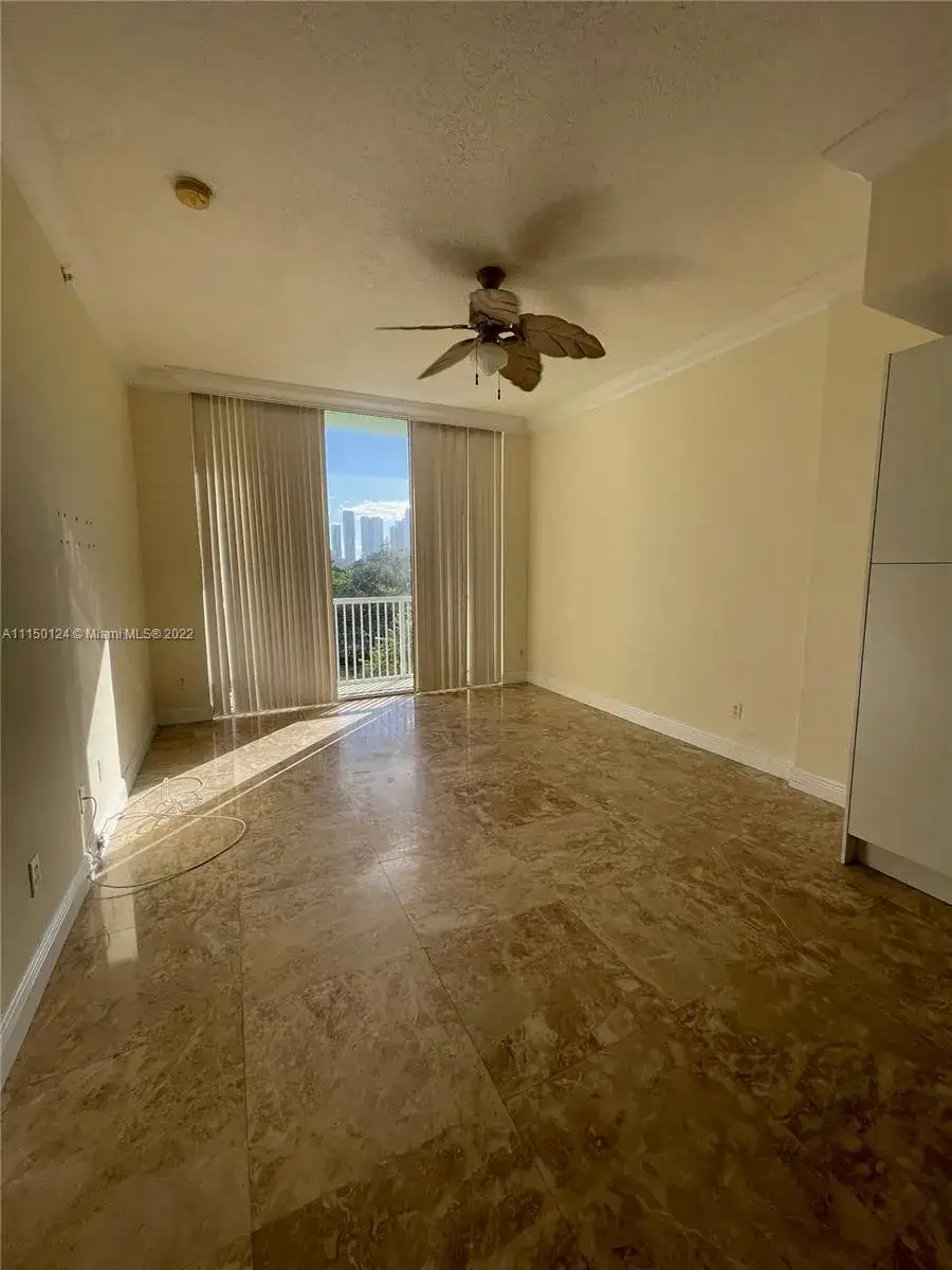 1350 NW 8th Ct # 4, Miami FL 33136 photo 3