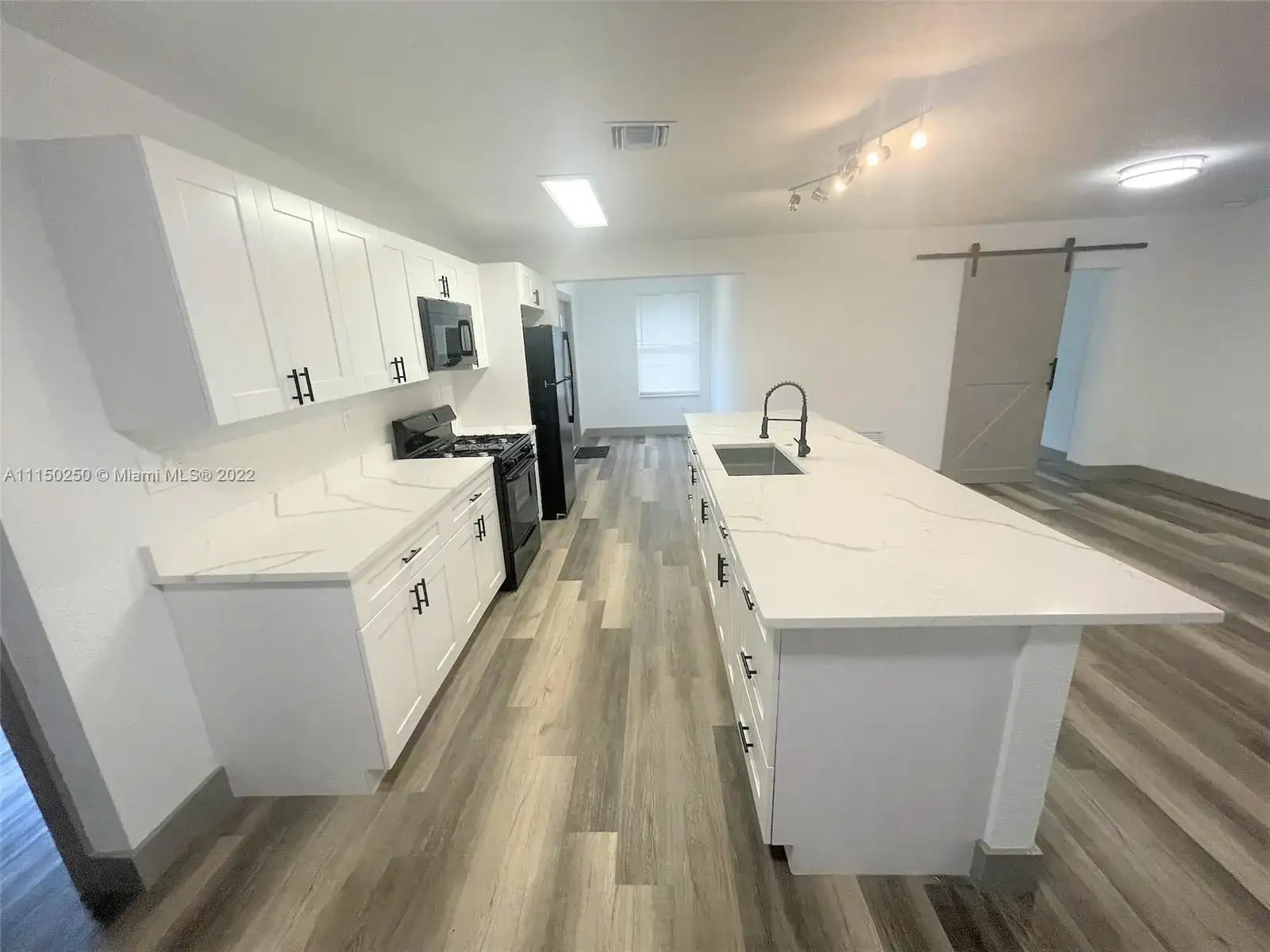 6390 Park St, Hollywood FL 33024 photo 5
