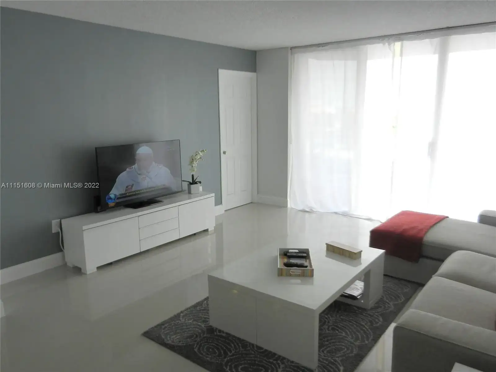 18011 Biscayne Blvd # 402, Aventura FL 33160 photo 2