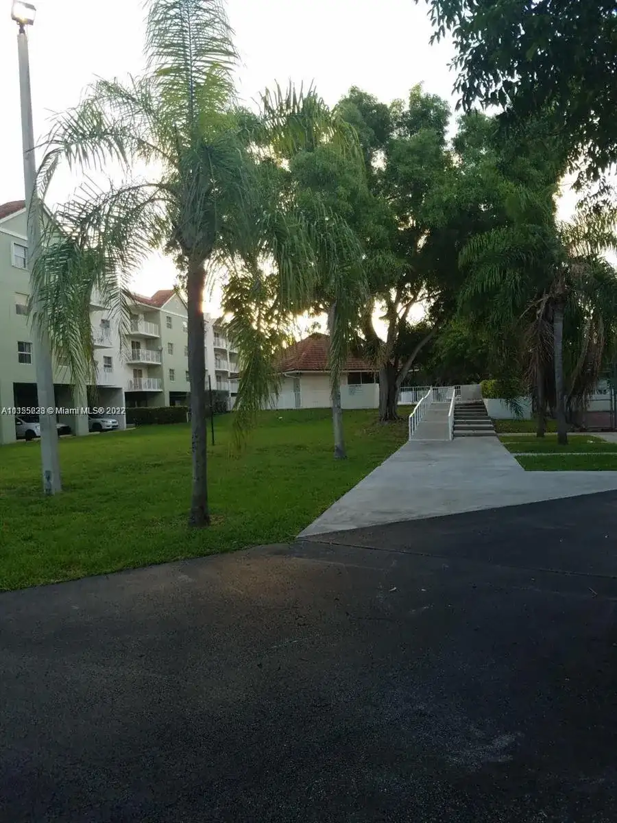 8260 SW 210th St # 308, Cutler Bay FL 33189 photo 2