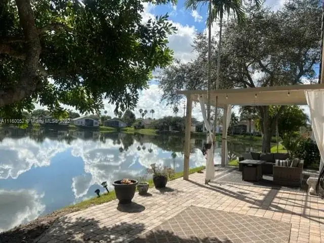 8712 NW 76th Dr, Tamarac FL 33321 photo 4