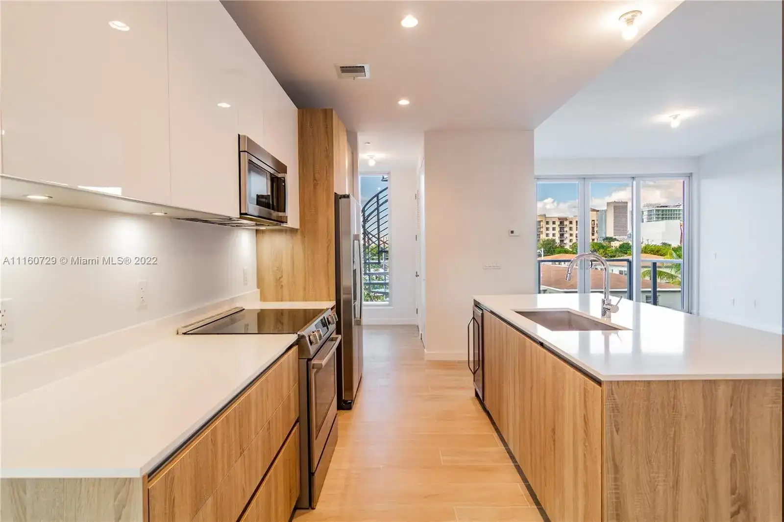 545 SW 11th St # 308, Miami FL 33129 photo 2