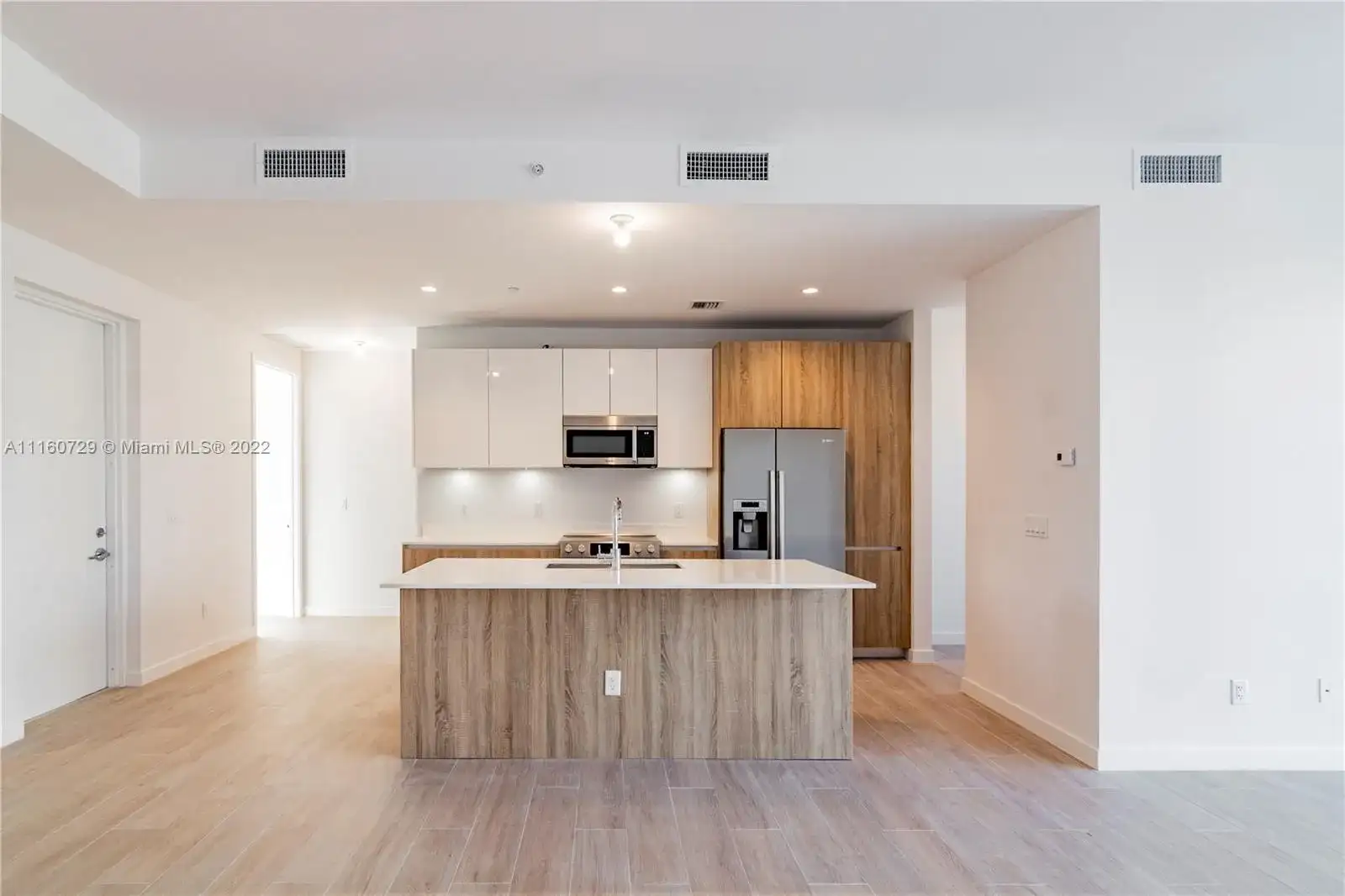 545 SW 11th St # 308, Miami FL 33129 photo 3